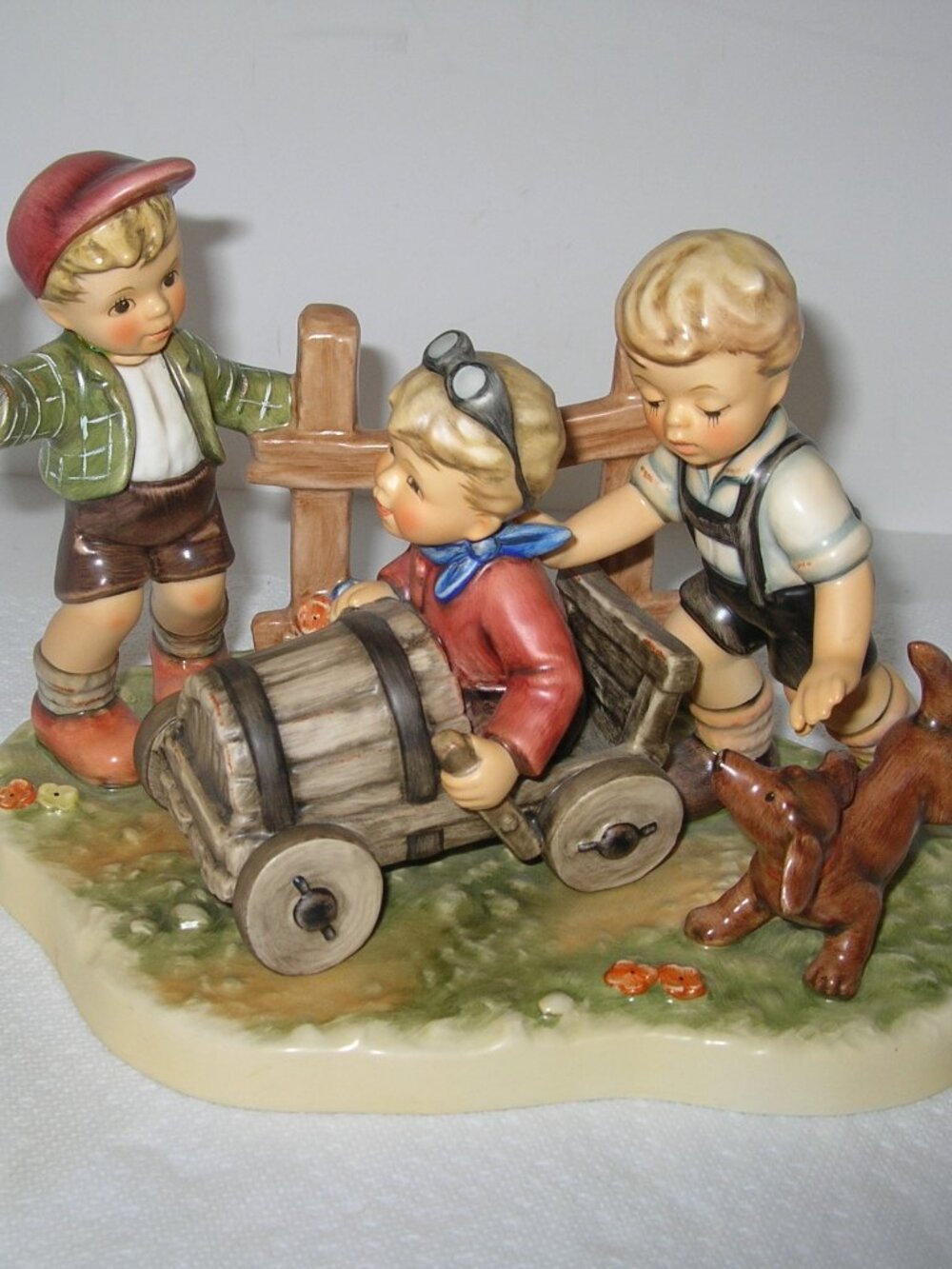 Hummel "Soap Box Derby" HUM #2121 Moments in Time Figurine TMK8 9.5x7x7"Tall